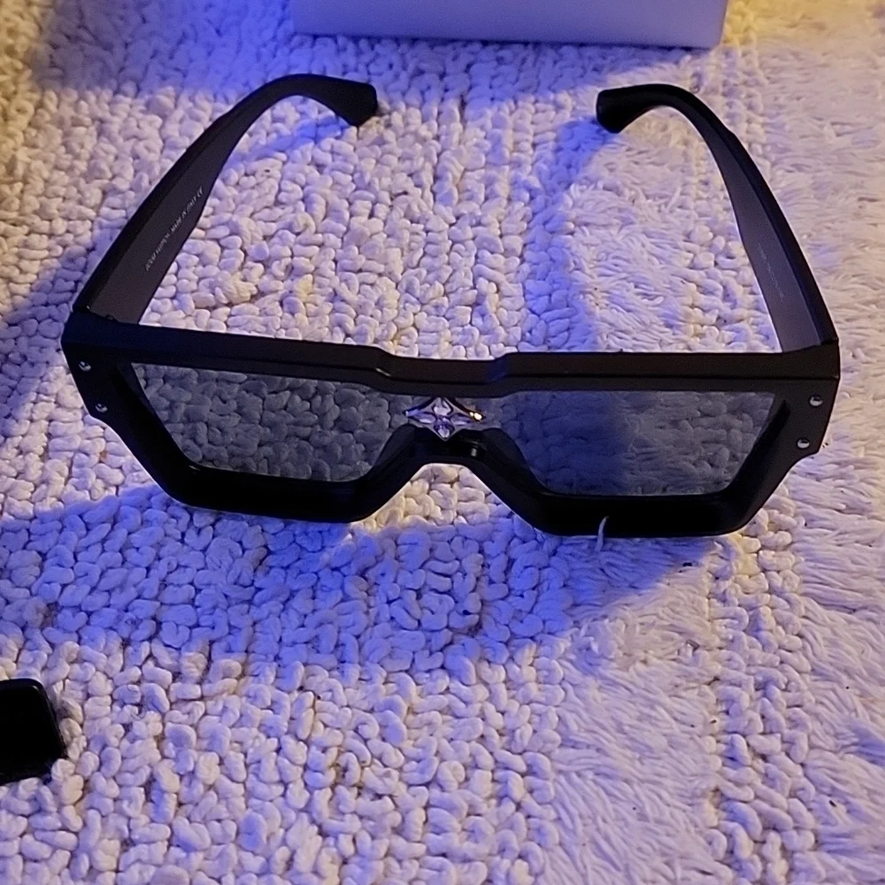 Louis vitton shades - Picture 3 of 3